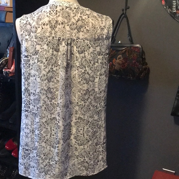 V-Neck Floral Blouse - Picture 3 of 3